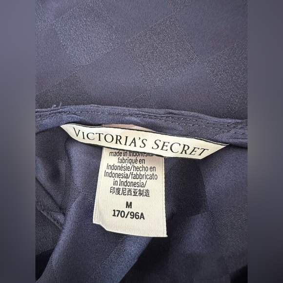 Victoria’s Secret 2-piece Sleep Set - Picture 5 of 5